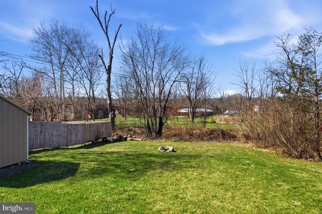 87 W PARK AVE, Sellersville, PA 18960