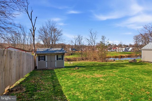 87 W PARK AVE, Sellersville, PA 18960
