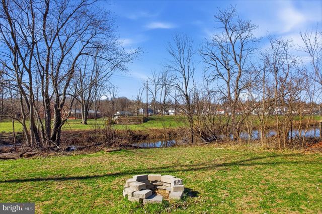 87 W PARK AVE, Sellersville, PA 18960