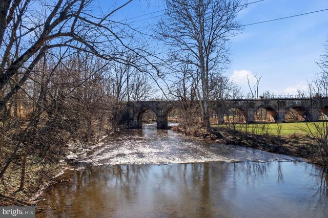 87 W PARK AVE, Sellersville, PA 18960