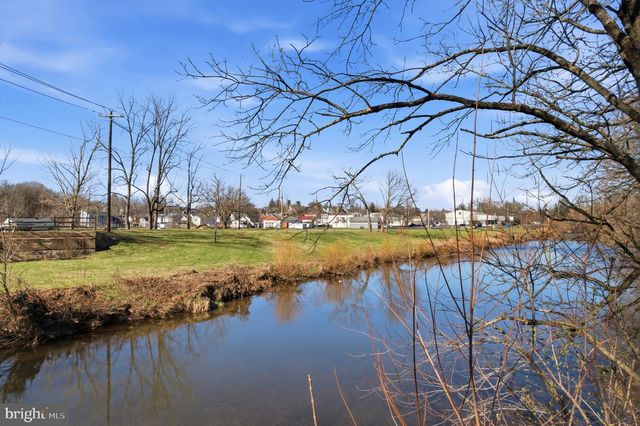 87 W PARK AVE, Sellersville, PA 18960