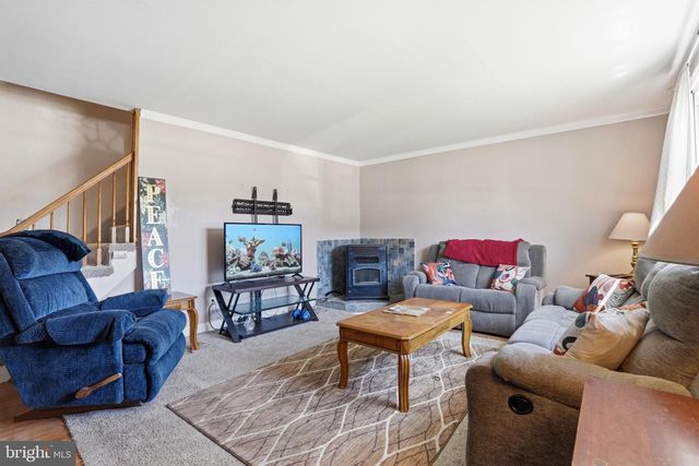 87 W PARK AVE, Sellersville, PA 18960