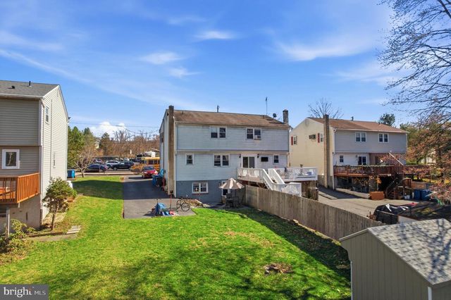 87 W PARK AVE, Sellersville, PA 18960