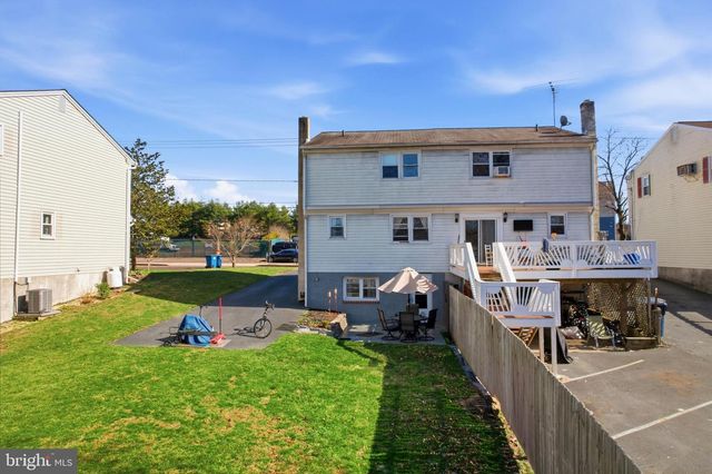 87 W PARK AVE, Sellersville, PA 18960