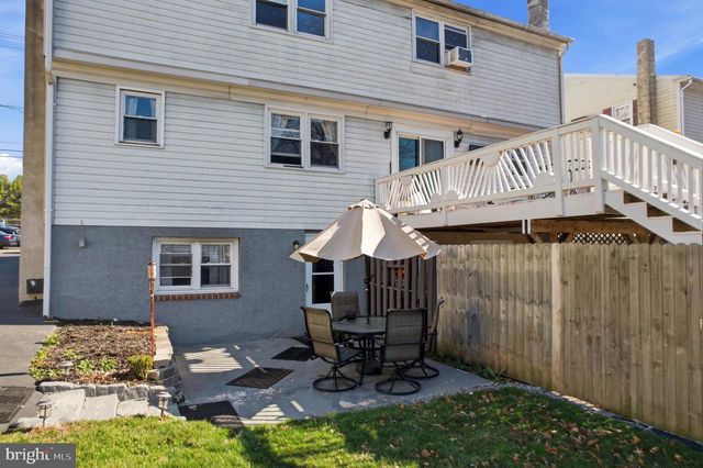 87 W PARK AVE, Sellersville, PA 18960