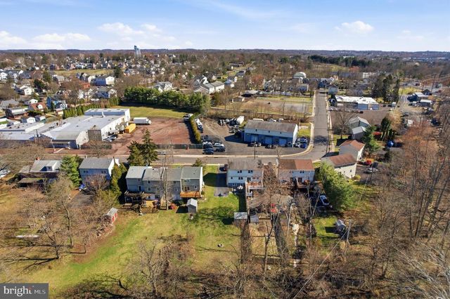87 W PARK AVE, Sellersville, PA 18960