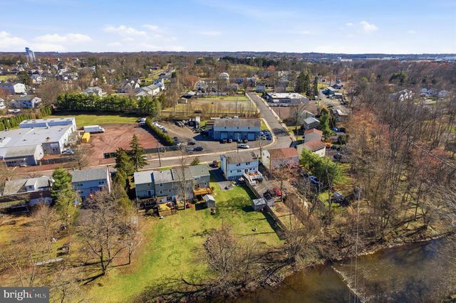 87 W PARK AVE, Sellersville, PA 18960