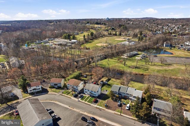 87 W PARK AVE, Sellersville, PA 18960