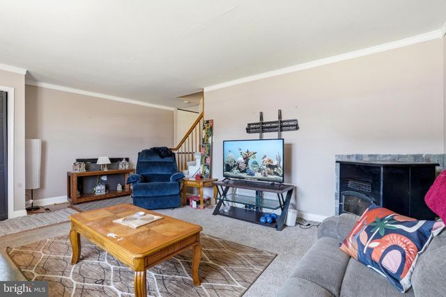 87 W PARK AVE, Sellersville, PA 18960