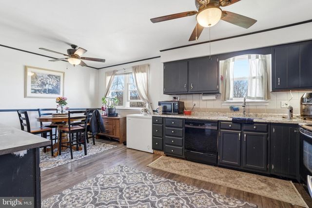 87 W PARK AVE, Sellersville, PA 18960
