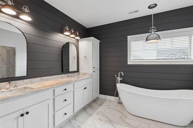 2310 SW White Birch Drive, Ankeny, IA 50023