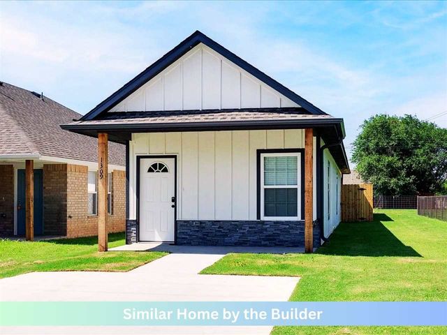 2104 SW Charles Whitlow Ave, Lawton, OK 73501