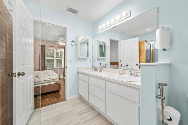 8725 NW 9TH PLACE, Gainesville, FL 32606