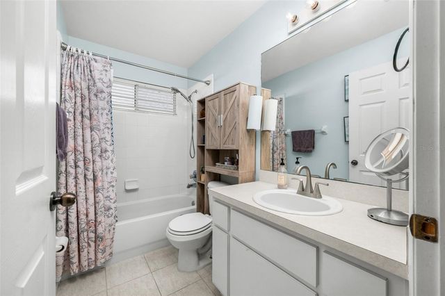 8725 NW 9TH PLACE, Gainesville, FL 32606