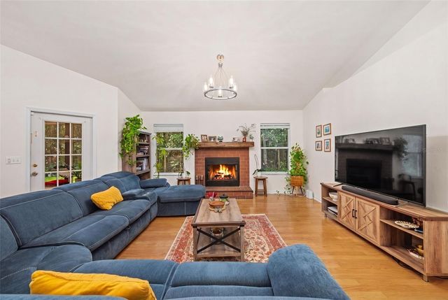 8725 NW 9TH PLACE, Gainesville, FL 32606