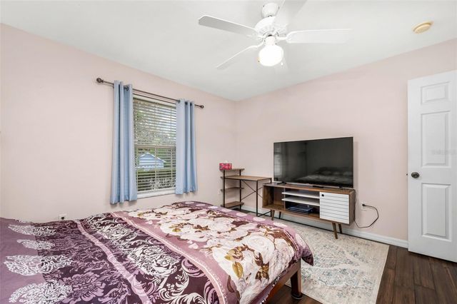 8725 NW 9TH PLACE, Gainesville, FL 32606