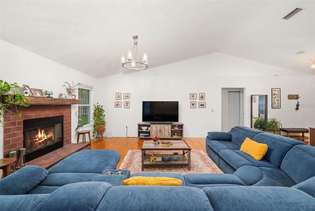 8725 NW 9TH PLACE, Gainesville, FL 32606