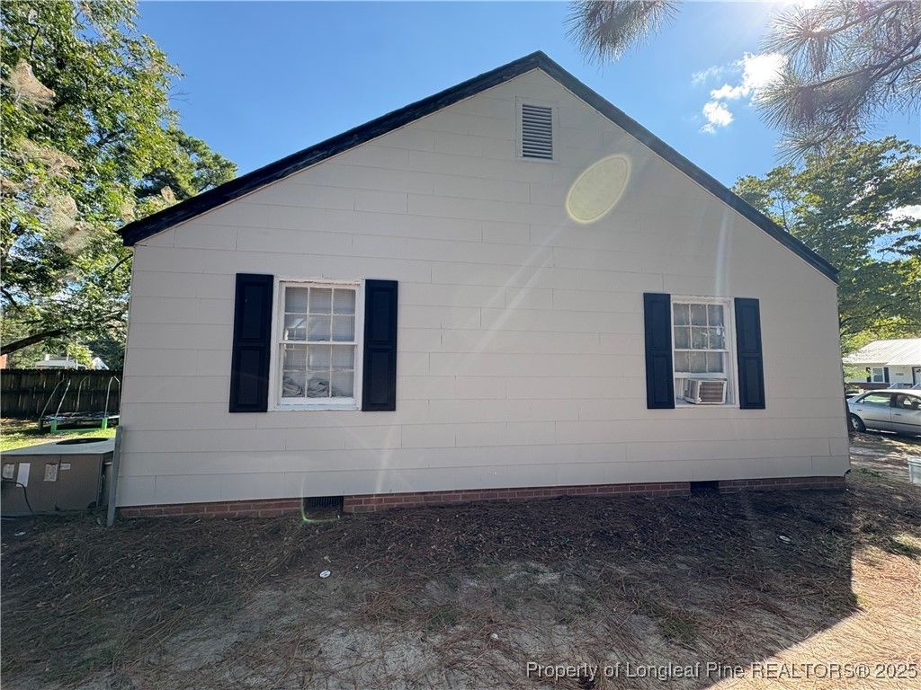 110 E McNeill Drive, Red Springs, NC 28377 — photo 3