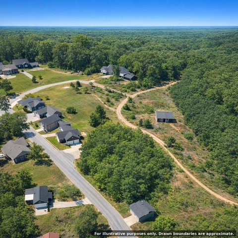 5311 Hunter Village Dr, Ooltewah, TN 37363