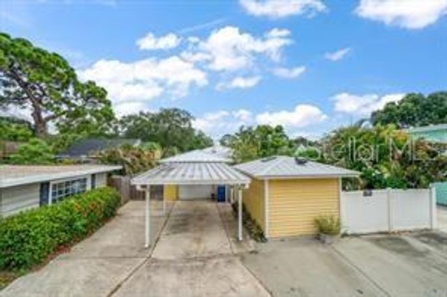 144 30TH AVENUE NE, St Petersburg, FL 33704