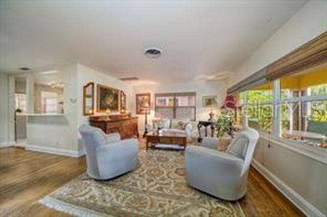 144 30TH AVENUE NE, St Petersburg, FL 33704