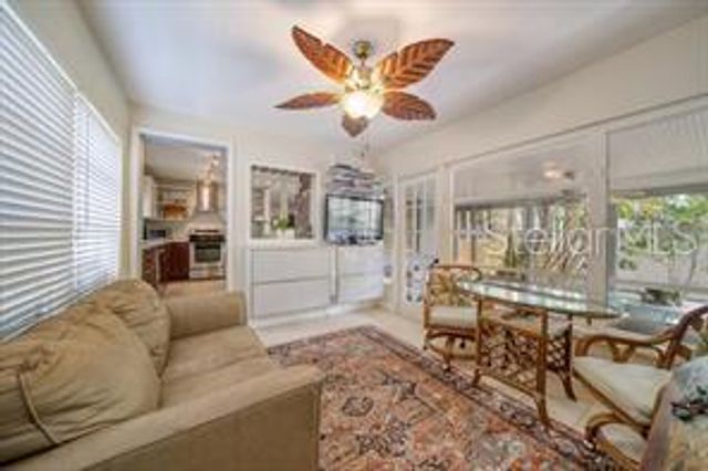 144 30TH AVENUE NE, St Petersburg, FL 33704