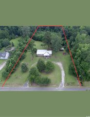 667 Jungle Rd., Conway, SC 29526