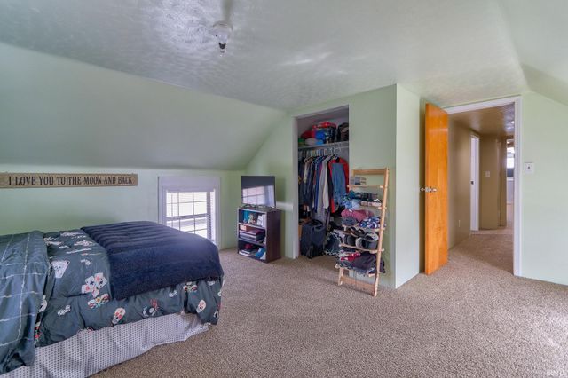 211 N Woods Avenue, Evansville, IN 47712