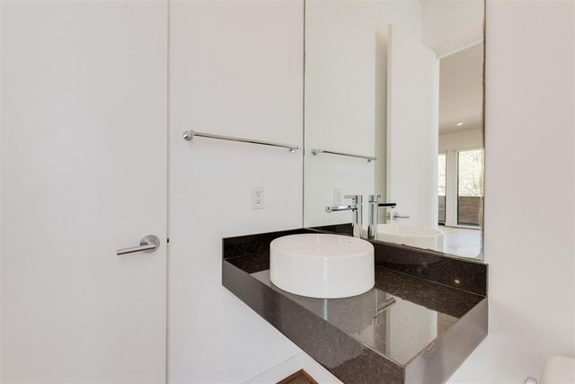 3930 Stanford Street, Houston, TX 77006