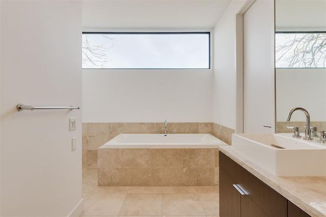 3930 Stanford Street, Houston, TX 77006