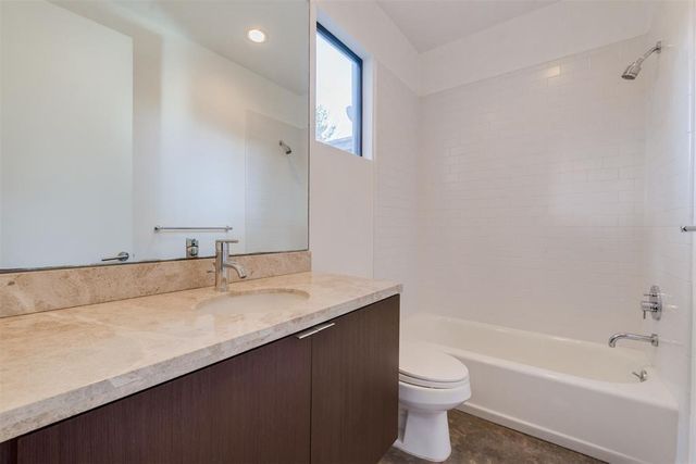 3930 Stanford Street, Houston, TX 77006