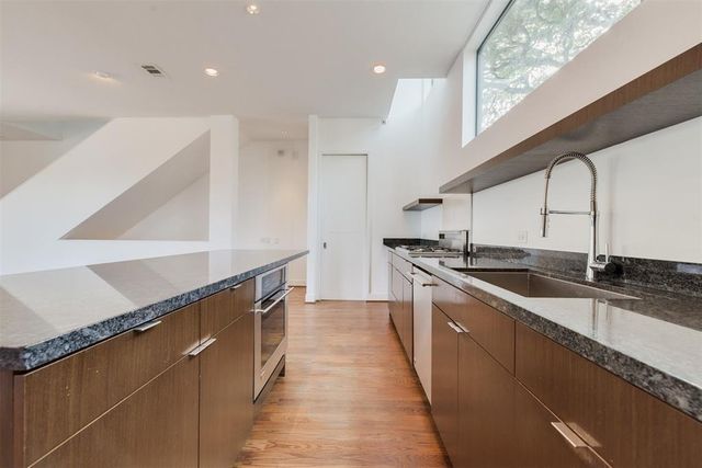 3930 Stanford Street, Houston, TX 77006
