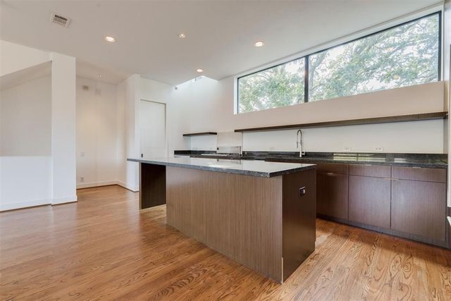 3930 Stanford Street, Houston, TX 77006