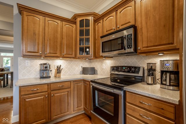 207 Wakefield Way, Zionsville, IN 46077