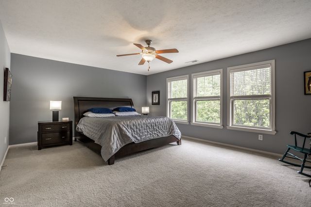 207 Wakefield Way, Zionsville, IN 46077
