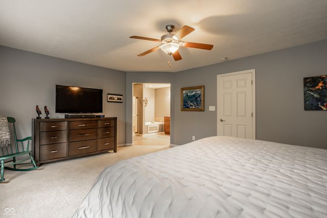 207 Wakefield Way, Zionsville, IN 46077