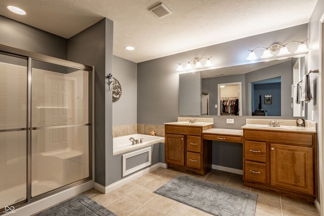 207 Wakefield Way, Zionsville, IN 46077
