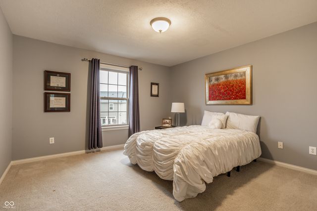 207 Wakefield Way, Zionsville, IN 46077