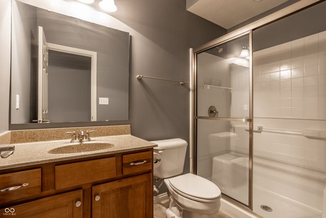 207 Wakefield Way, Zionsville, IN 46077
