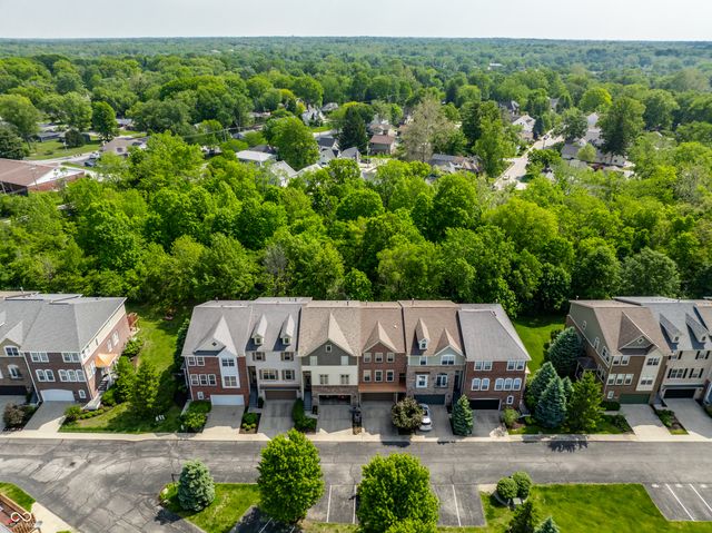 207 Wakefield Way, Zionsville, IN 46077