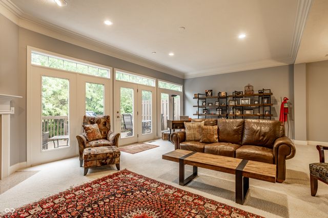 207 Wakefield Way, Zionsville, IN 46077