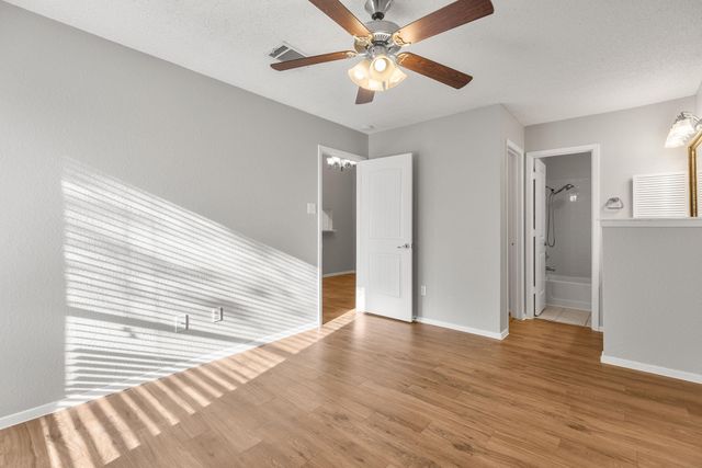 413 Country Aire DR, Round Rock, TX 78664