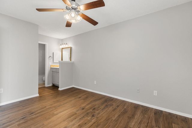 413 Country Aire DR, Round Rock, TX 78664