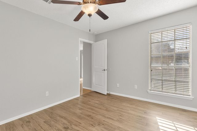 413 Country Aire DR, Round Rock, TX 78664