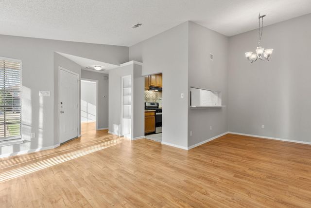 413 Country Aire DR, Round Rock, TX 78664