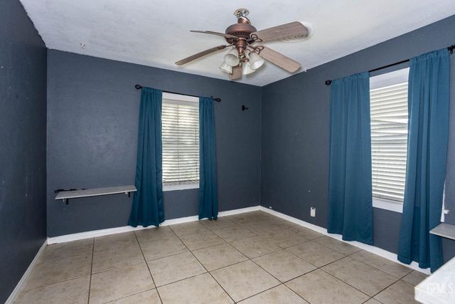 406 10th Street, Bakersfield, CA 93304