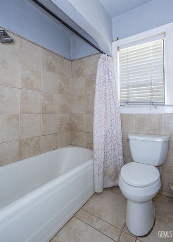 406 10th Street, Bakersfield, CA 93304