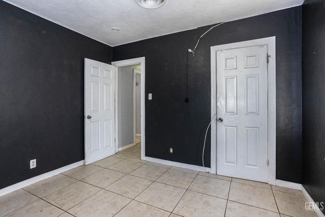 406 10th Street, Bakersfield, CA 93304