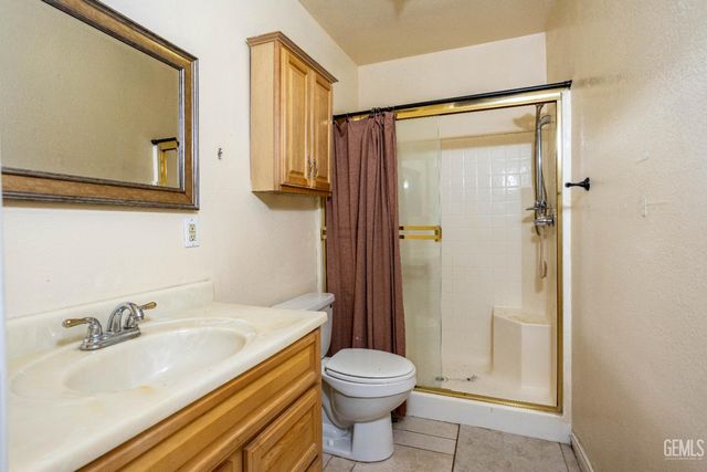 406 10th Street, Bakersfield, CA 93304