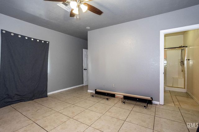 406 10th Street, Bakersfield, CA 93304